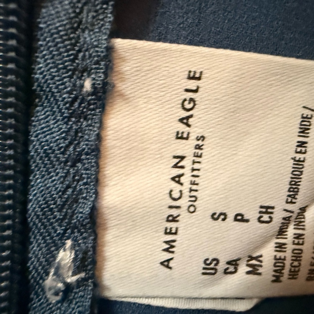 American Eagle Outfitters Navy and White Denim Label Detail - Picture 3 of 4